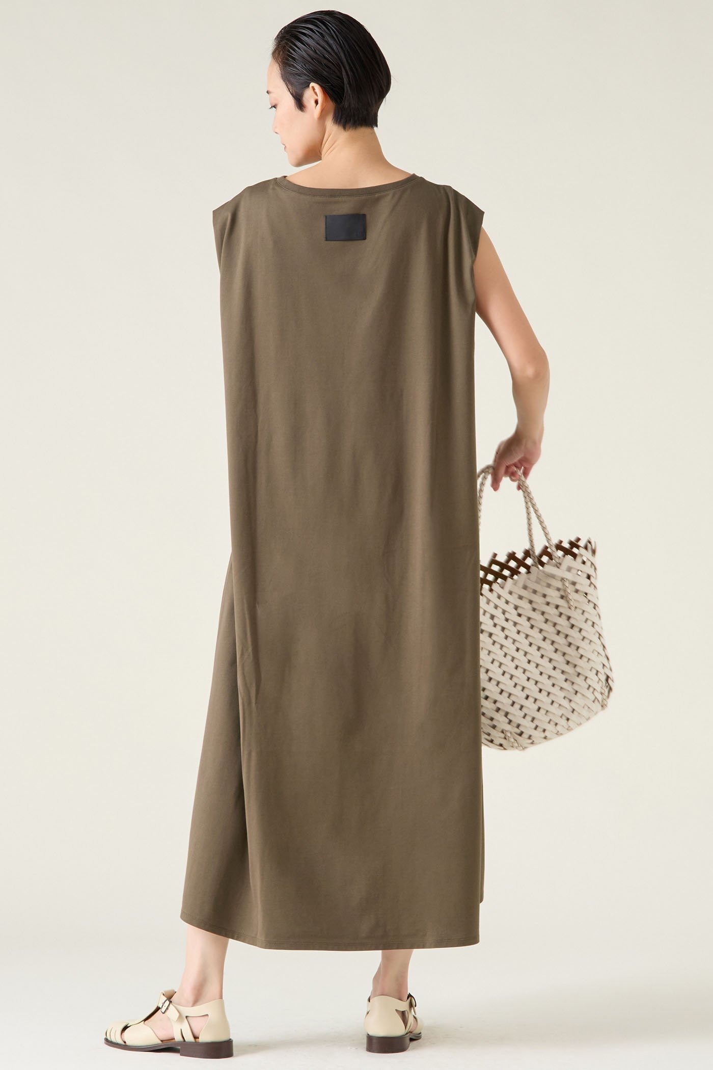 【マルティニーク/martinique】の《別注》【COGTHEBIGSMOKE】 LINDSEY FRENCH SLEEVE DRESS 人気、トレンドファッション・服の通販 founy(ファニー) 　ファッション　Fashion　レディースファッション　Fashion for Women　ワンピース　Dresses　フォーマル・パーティードレス・結婚式用ドレス　Elegant & Casual Dresses　チュニック　Tunic Tops & Dresses　コレクション　Collection, Seasonal Line　チュニック　Tunic, Long Top　トレンド　Trend, Trending Now　ドレス　Dress, One-Piece　なめらか　Smooth, Silky Texture　別注　Limited Edition, Custom Order　リアル　Real, Realistic　ロング　Long, Long-Length　ロンドン　London Style, British Inspired　日本製　Made In Japan　夏　Summer　エレガント 上品　Elegant　other-3|ID: prp329100004364204 ipo3291000000032861779