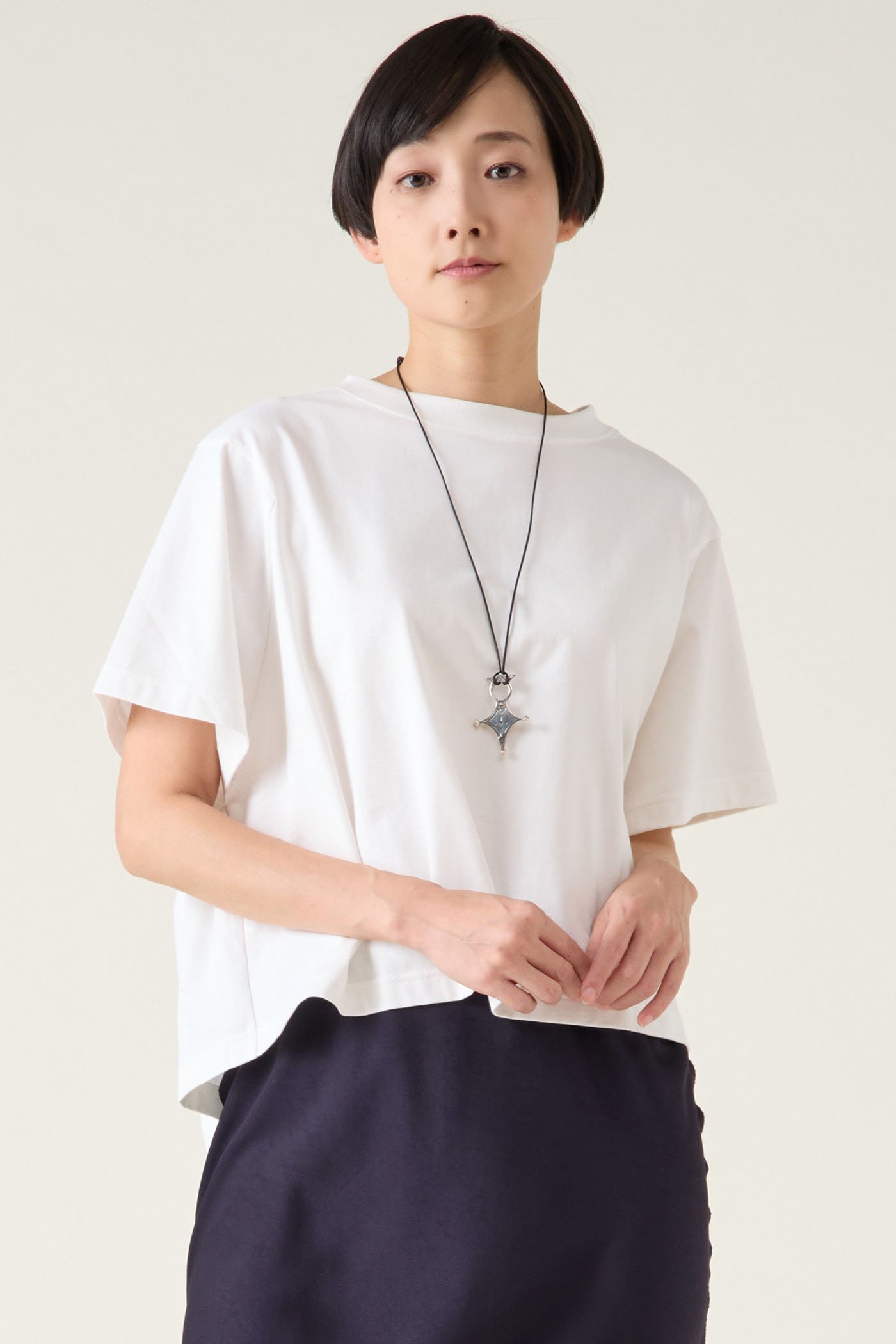 【マルティニーク/martinique】の【COGTHEBIGSMOKE】JEMMA T-SHIRT(一部カラー別注) 人気、トレンドファッション・服の通販 founy(ファニー) 　ファッション　Fashion　レディースファッション　WOMEN　トップス・カットソー　Tops/Tshirt　シャツ/ブラウス　Shirts/Blouses　ロング / Tシャツ　T-Shirts　カットソー　Cut and Sewn　コレクション　Collection　ショート　Short　シンプル　Simple　ジャージー　Jersey　スリーブ　Sleeve　トレンド　Trend　なめらか　Smooth　別注　Special Order　リアル　Real　ロンドン　London　再入荷　Restock/Back In Stock/Re Arrival　日本製　Made In Japan　2024年　2024　2024春夏・S/S　Ss,Spring/Summer,2024　エレガント 上品　Elegant　other-3|ID: prp329100004364205 ipo3291000000031340025