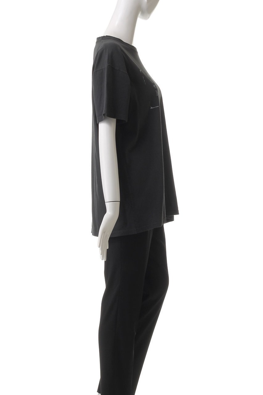 【メゾン マルジェラ/MAISON MARGIELA】のロゴプリントTシャツ 人気、トレンドファッション・服の通販 founy(ファニー) 　ファッション　Fashion　レディースファッション　Fashion for Women　トップス・カットソー　Cut & Sew Tops　シャツ・ブラウス・オフィスカジュアル　Elegant Blouses & Button-Ups　ロングTシャツ・Tシャツ　Longline T-Shirts & Tees　カットソー・ベーシックTシャツ　Cut-and-Sewn Tops / Stretch Tees & Basics　ショート　Short, Short Length　スリーブ　Sleeve, Long Sleeve / Short Sleeve　フロント　Front, Front Design　プリント　Print, Printed Pattern　other-3|ID: prp329100004369505 ipo3291000000032877067