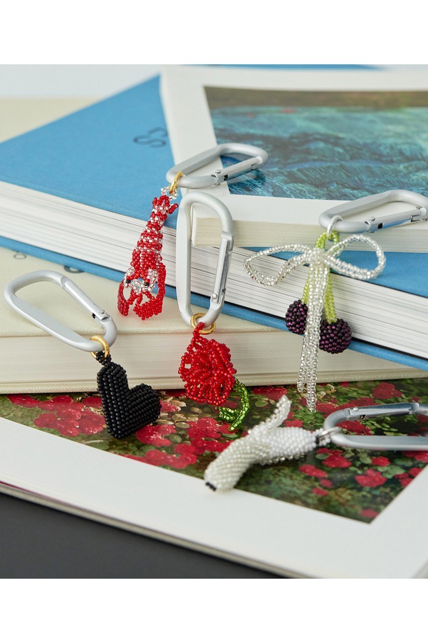 【ウィムガゼット/Whim Gazette】の【Pura Utz】Cherry Bow Carabiner 人気、トレンドファッション・服の通販 founy(ファニー) 　ファッション　Fashion　レディースファッション　Ladies' Fashion Online　ガラス　Glass　チェリー　Cherry　チャーム　Charm　ハンド　Hand　ボトム　Bottom　モチーフ　Motif　ラップ　Wrap　リボン　Ribbon　ループ　Loop　おすすめ　Recommend　other-4|ID: prp329100004369508 ipo3291000000032512724