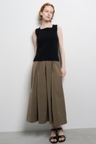 【ランバン オン ブルー/LANVIN en Bleu】のスクエアネックノースリーブニット 人気、トレンドファッション・服の通販 founy(ファニー) ファッション Fashion レディースファッション Fashion for Women トップス・カットソー Cut & Sew Tops ニット Knit Tops & Sweaters キャミソール&ノースリーブ Camisoles & Sleeveless Tops カジュアルプルオーバー・ニットトップス Pullovers & Knit Tops / Casual Pullovers 2026年 2026 インナー Innerwear カーディガン Cardigan, Knitwear ジャケット Jacket, Outerwear スクエア Square, Square Shape デコルテ Décolleté, Neckline ノースリーブ Sleeveless, No-Sleeve ファブリック Fabric, Textile ベーシック Basic, Essential 夏 Summer 春 Spring S/S・春夏 SS, Spring/Summer, Warm Season thumbnail ブラック|ID: prp329100004369514 ipo3291000000035955392