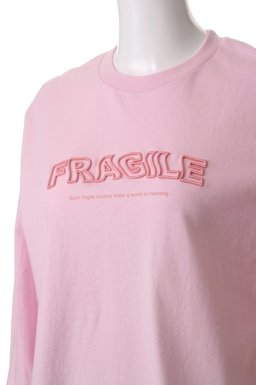 【メゾンスペシャル/MAISON SPECIAL】のFRAGILEエンブロイダリーロンTEE 人気、トレンドファッション・服の通販 founy(ファニー) 　ファッション　Fashion　レディースファッション　WOMEN　トップス・カットソー　Tops/Tshirt　シャツ/ブラウス　Shirts/Blouses　ロング / Tシャツ　T-Shirts　カットソー　Cut and Sewn　エンブロイダリー　Embroidery　グラフィック　Graphic　スリーブ　Sleeve　フェミニン　Feminine　ロング　Long　再入荷　Restock/Back In Stock/Re Arrival　other-5|ID: prp329100004381535 ipo3291000000031334606