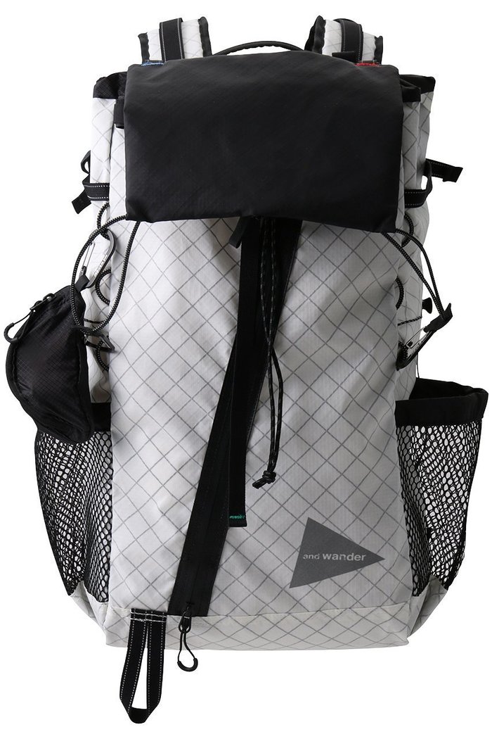 【アンドワンダー/and wander】の【UNISEX】ECOPAK 30L backpack インテリア・キッズ・メンズ・レディースファッション・服の通販 founy(ファニー) https://founy.com/ ファッション Fashion レディースファッション Fashion for Women バッグ Bags ユニセックス Unisex, Genderless スクエア Square, Square Shape スタイリッシュ Stylish, Fashionable フォルム Silhouette, Form フロント Front, Front Design ポケット Pocket, Pocket Detail ポーチ Pouch, Small Case リュック Backpack, Rucksack |ID: prp329100004383004 ipo3291000000032783104