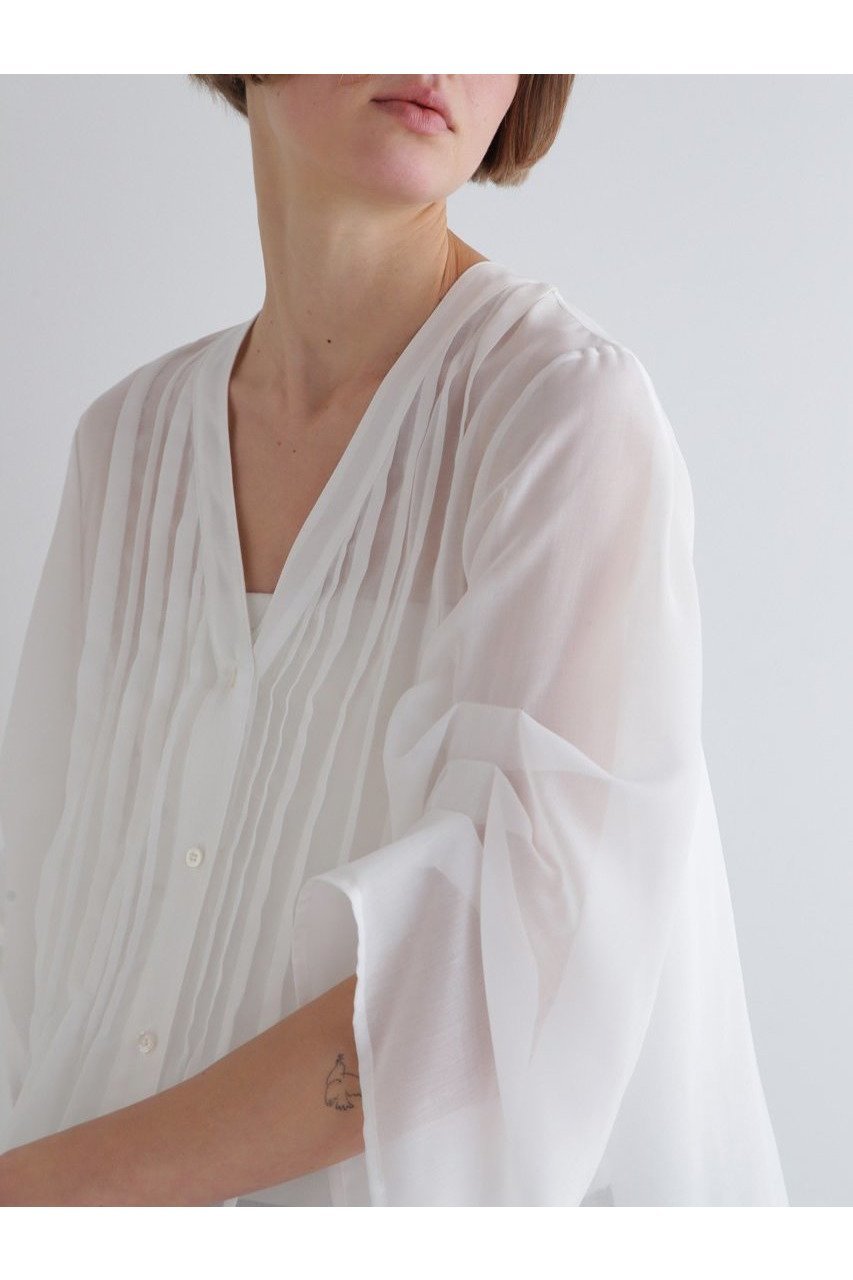 【ル フィル/LE PHIL】のシアータックブラウス 人気、トレンドファッション・服の通販 founy(ファニー) 　ファッション　Fashion　レディースファッション　WOMEN　トップス・カットソー　Tops/Tshirt　シャツ/ブラウス　Shirts/Blouses　おすすめ　Recommend　エアリー　Airy　ショート　Short　スリーブ　Sleeve　タートル　Turtle　フォルム　Form　other-4|ID: prp329100004383069 ipo3291000000031334300