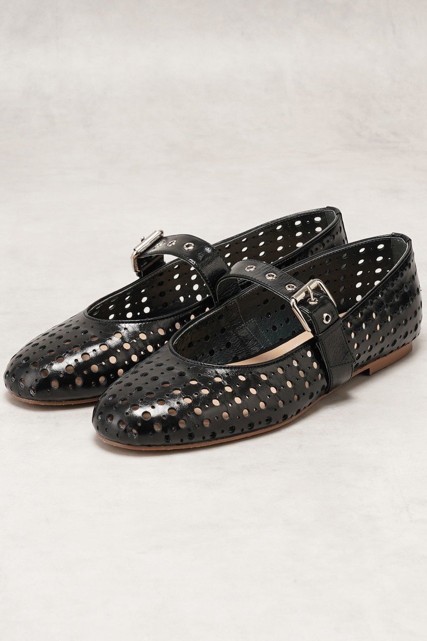 【ランバン オン ブルー/LANVIN en Bleu】のパンチングレザーバレエシューズ 人気、トレンドファッション・服の通販 founy(ファニー) 　ファッション　Fashion　レディースファッション　Fashion for Women　シューズ　Shoes, Footwear　トレンド　Trend, Trending Now　バレエ　Ballet, Ballet Style　フィット　Fit, Slim Fit　フラット　Flat, Flat Shoes　ラグジュアリー　Luxury, Elegant　ラップ　Wrap, Wrap Design　夏　Summer　春　Spring　S/S・春夏　SS, Spring/Summer, Warm Season　other-2|ID: prp329100004383083 ipo3291000000032858678