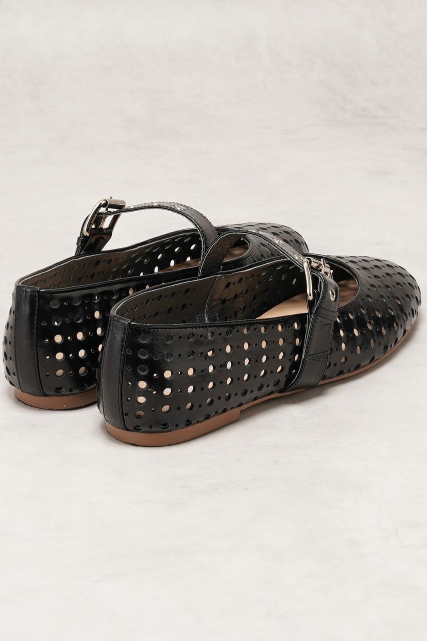 【ランバン オン ブルー/LANVIN en Bleu】のパンチングレザーバレエシューズ 人気、トレンドファッション・服の通販 founy(ファニー) 　ファッション　Fashion　レディースファッション　Fashion for Women　シューズ　Shoes, Footwear　トレンド　Trend, Trending Now　バレエ　Ballet, Ballet Style　フィット　Fit, Slim Fit　フラット　Flat, Flat Shoes　ラグジュアリー　Luxury, Elegant　ラップ　Wrap, Wrap Design　夏　Summer　春　Spring　S/S・春夏　SS, Spring/Summer, Warm Season　other-4|ID: prp329100004383083 ipo3291000000032858687