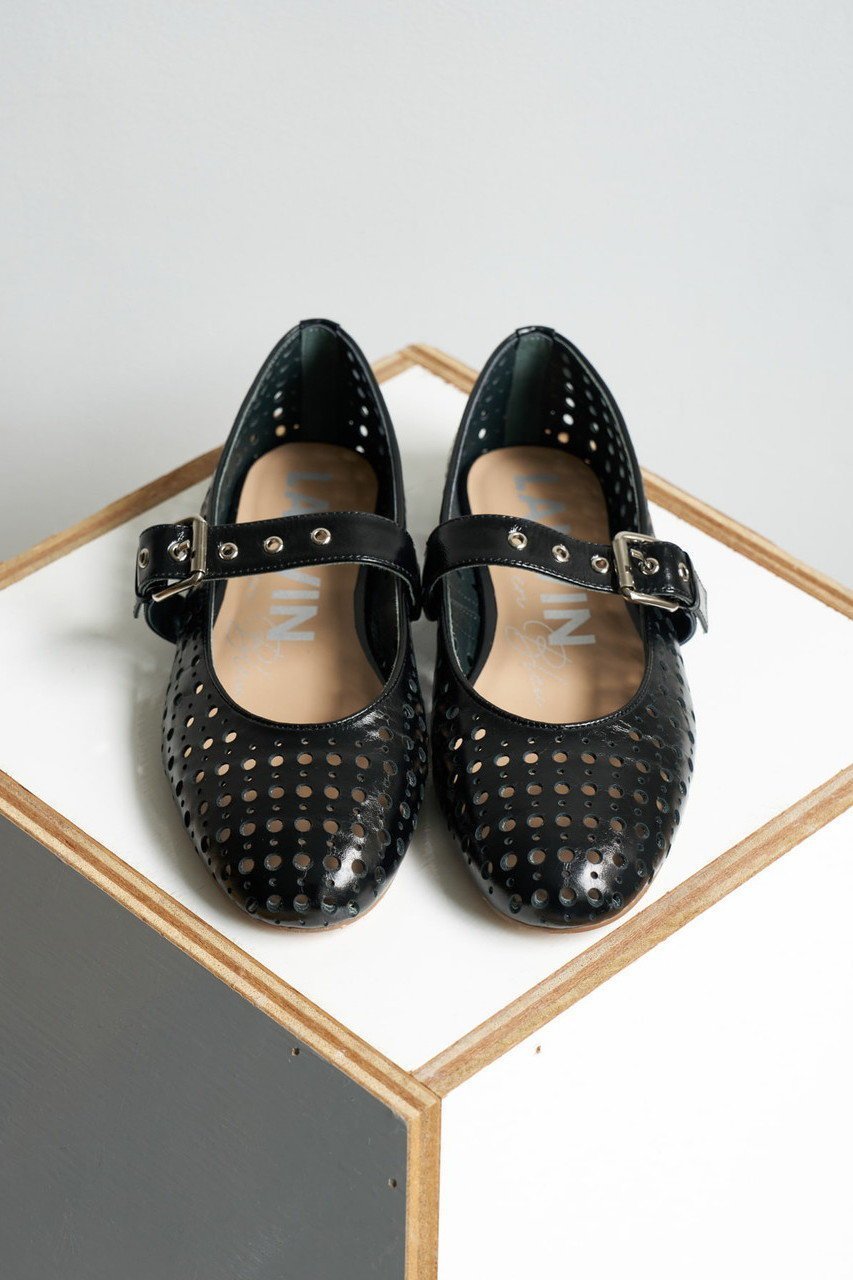 【ランバン オン ブルー/LANVIN en Bleu】のパンチングレザーバレエシューズ 人気、トレンドファッション・服の通販 founy(ファニー) 　ファッション　Fashion　レディースファッション　Fashion for Women　シューズ　Shoes, Footwear　トレンド　Trend, Trending Now　バレエ　Ballet, Ballet Style　フィット　Fit, Slim Fit　フラット　Flat, Flat Shoes　ラグジュアリー　Luxury, Elegant　ラップ　Wrap, Wrap Design　夏　Summer　春　Spring　S/S・春夏　SS, Spring/Summer, Warm Season　other-7|ID: prp329100004383083 ipo3291000000032858703
