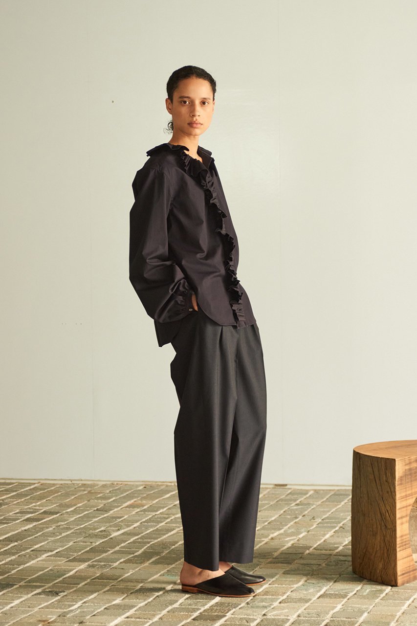 【イレーヴ/YLEVE】の【YLEVE×BOURRIENNE】コットン タイプライター ラッフルブラウス/NAMI 人気、トレンドファッション・服の通販 founy(ファニー) 　ファッション　Fashion　レディースファッション　WOMEN　トップス・カットソー　Tops/Tshirt　シャツ/ブラウス　Shirts/Blouses　オケージョン　Occasion　コラボ　Collaboration　スリーブ　Sleeve　タイプライター　Typewriter　ラッフル　Raffle　ロング　Long　other-6|ID: prp329100004385005 ipo3291000000031332787