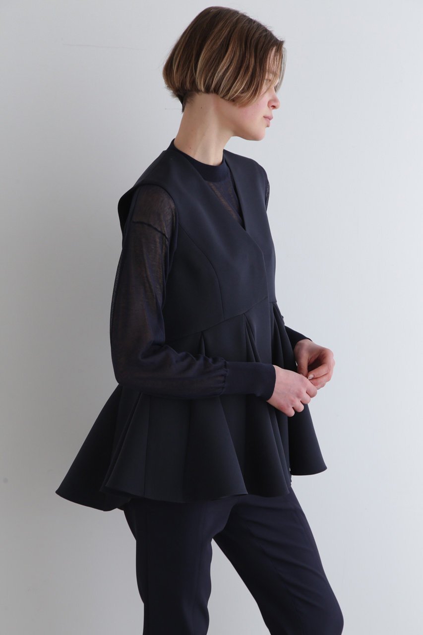 【ル フィル/LE PHIL】のPULUELAトリプルクロスジレ 人気、トレンドファッション・服の通販 founy(ファニー) 　ファッション　Fashion　レディースファッション　Fashion for Women　アウター　Coat / Outerwear Collection　レディースジャケット・軽アウター　Jackets　ジャケット　Jacket, Outerwear　ストレッチ　Stretch, Stretchy Fabric　ノースリーブ　Sleeveless, No-Sleeve　ベスト　Vest, Waistcoat　ペプラム　Peplum, Flared Hem　夏　Summer　春　Spring　S/S・春夏　SS, Spring/Summer, Warm Season　A/W・秋冬　Autumn/Winter　other-7|ID: prp329100004385053 ipo3291000000032964663