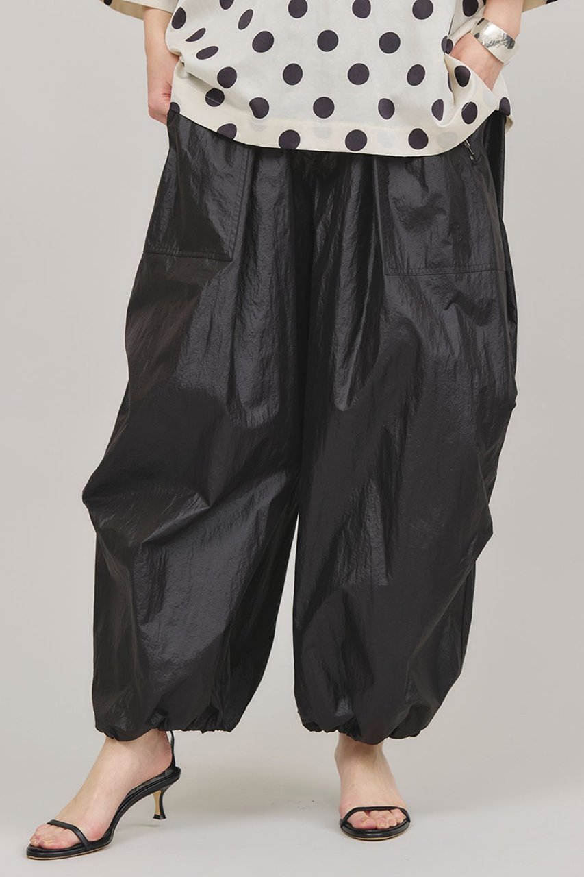 【カレンソロジー/Curensology】のナイロンジップカーゴパンツ 人気、トレンドファッション・服の通販 founy(ファニー) 　ファッション　Fashion　レディースファッション　Fashion for Women　パンツ　Pants & Trousers　カーゴパンツ　Cargo Pants, Utility Pants　タフタ　Taffeta, Structured Fabric　ドローコード　Drawcord, Drawstring Cord　ビッグ　Big, Oversized　フィット　Fit, Slim Fit　ポケット　Pocket, Pocket Detail　リラックス　Relax, Relaxed Fit　 other-1|ID: prp329100004385065 ipo3291000000032904427