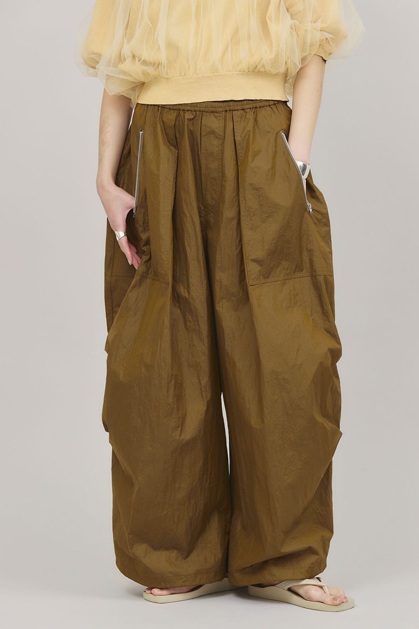 【カレンソロジー/Curensology】のナイロンジップカーゴパンツ 人気、トレンドファッション・服の通販 founy(ファニー) 　ファッション　Fashion　レディースファッション　Fashion for Women　パンツ　Pants & Trousers　カーゴパンツ　Cargo Pants, Utility Pants　タフタ　Taffeta, Structured Fabric　ドローコード　Drawcord, Drawstring Cord　ビッグ　Big, Oversized　フィット　Fit, Slim Fit　ポケット　Pocket, Pocket Detail　リラックス　Relax, Relaxed Fit　other-3|ID: prp329100004385065 ipo3291000000032904442