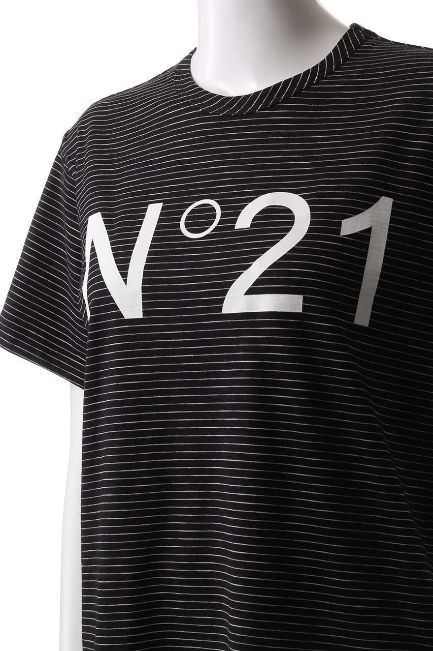【ヌメロ ヴェントゥーノ/N°21】のロゴボーダーTシャツ 人気、トレンドファッション・服の通販 founy(ファニー) 　ファッション　Fashion　レディースファッション　Fashion for Women　トップス・カットソー　Cut & Sew Tops　シャツ・ブラウス・オフィスカジュアル　Elegant Blouses & Button-Ups　ロングTシャツ・Tシャツ　Longline T-Shirts & Tees　カットソー・ベーシックTシャツ　Cut-and-Sewn Tops / Stretch Tees & Basics　ショート　Short, Short Length　スニーカー　Sneakers, Trainers　スリーブ　Sleeve, Long Sleeve / Short Sleeve　デニム　Denim, Jeans Material　フェミニン　Feminine, Girly　ボーダー　Border, Stripe　定番　Standard, Basic Item　other-5|ID: prp329100004386415 ipo3291000000032874574