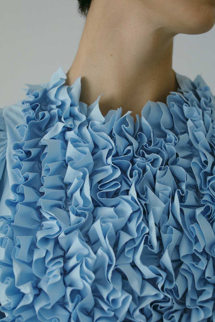 【ハー/HER.】のコンパクトフリルブラウス 人気、トレンドファッション・服の通販 founy(ファニー) 　ファッション　Fashion　レディースファッション　Fashion for Women　トップス・カットソー　Cut & Sew Tops　シャツ・ブラウス・オフィスカジュアル　Elegant Blouses & Button-Ups　アクセサリー　Fashion Accessories　インナー　Innerwear　ギャザー　Gathered, Ruffled　ジャケット　Jacket, Outerwear　スリーブ　Sleeve, Long Sleeve / Short Sleeve　フリル　Frill, Ruffle　ロング　Long, Long-Length　再入荷　Restock / Back in Stock　other-8|ID: prp329100004387733 ipo3291000000032732026