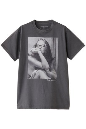 【クチュールドアダム/COUTURE D'ADAM】のSam Haskins プリントTシャツ 人気、トレンドファッション・服の通販 founy(ファニー) ファッション Fashion レディースファッション Fashion for Women トップス・カットソー Cut & Sew Tops シャツ・ブラウス・オフィスカジュアル Elegant Blouses & Button-Ups ロングTシャツ・Tシャツ Longline T-Shirts & Tees カットソー・ベーシックTシャツ Cut-and-Sewn Tops / Stretch Tees & Basics ショート Short, Short Length スリーブ Sleeve, Long Sleeve / Short Sleeve プリント Print, Printed Pattern モノトーン Monotone, Black and White |ID:prp329100004388954