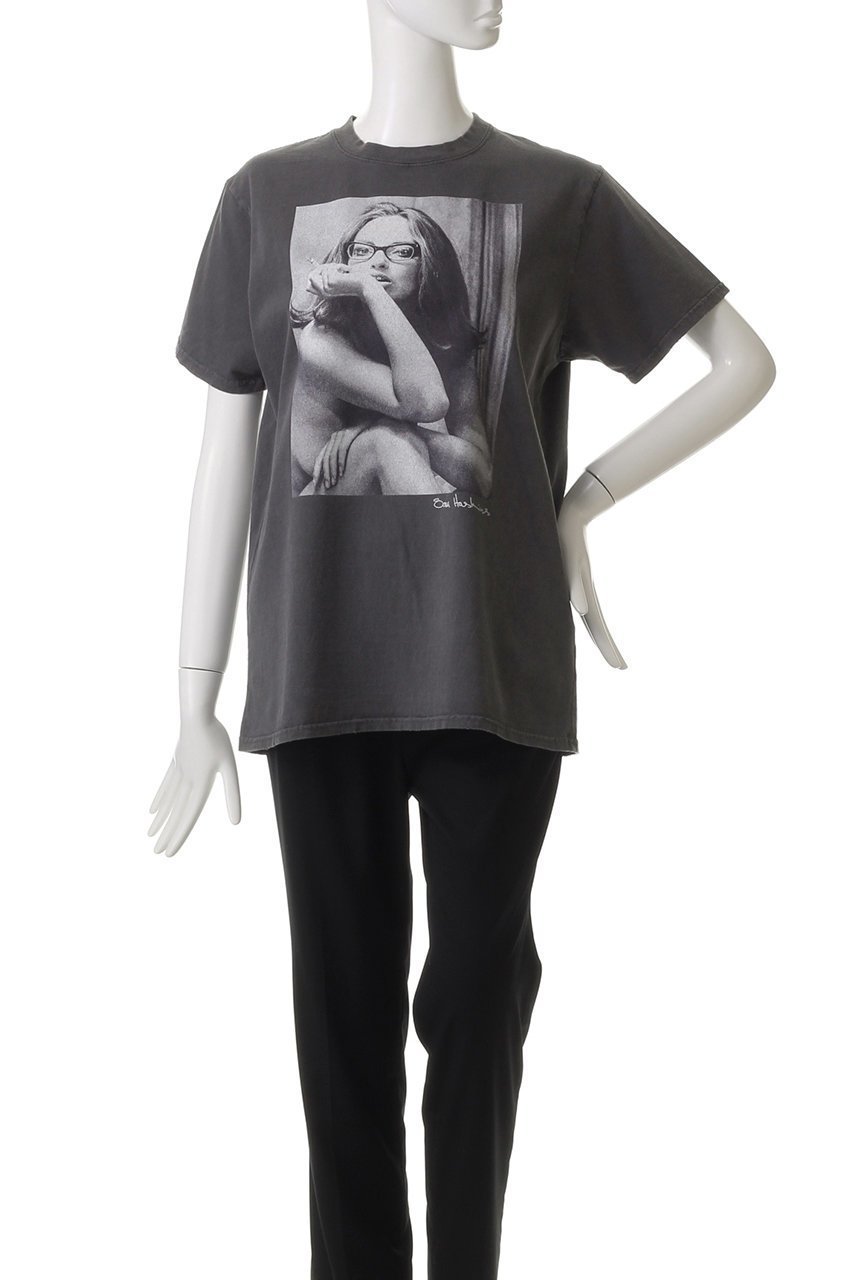 【クチュールドアダム/COUTURE D'ADAM】のSam Haskins プリントTシャツ 人気、トレンドファッション・服の通販 founy(ファニー) 　ファッション　Fashion　レディースファッション　Fashion for Women　トップス・カットソー　Cut & Sew Tops　シャツ・ブラウス・オフィスカジュアル　Elegant Blouses & Button-Ups　ロングTシャツ・Tシャツ　Longline T-Shirts & Tees　カットソー・ベーシックTシャツ　Cut-and-Sewn Tops / Stretch Tees & Basics　ショート　Short, Short Length　スリーブ　Sleeve, Long Sleeve / Short Sleeve　プリント　Print, Printed Pattern　モノトーン　Monotone, Black and White　other-2|ID: prp329100004388954 ipo3291000000032808524