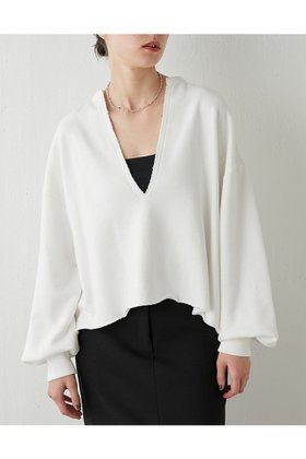 【ウィムガゼット/Whim Gazette】のスウェットVネックプルオーバー2 人気、トレンドファッション・服の通販 founy(ファニー) ファッション Fashion レディースファッション Fashion for Women トップス・カットソー Cut & Sew Tops シャツ・ブラウス・オフィスカジュアル Elegant Blouses & Button-Ups レディースパーカー・カジュアルフーディー Casual Hoodies & Sweatshirts ロングTシャツ・Tシャツ Longline T-Shirts & Tees カジュアルプルオーバー・ニットトップス Pullovers & Knit Tops / Casual Pullovers スウェット・クルーネックトップス Sweatshirts & Crewnecks / Relaxed Fit Sweat Tops カットソー・ベーシックTシャツ Cut-and-Sewn Tops / Stretch Tees & Basics Vネックトップス V-Neck Tops / V-Cut Neckline Shirts カットオフ Cut-Off Design キャミソール Camisole, Spaghetti Strap Top クロップド Cropped, Short Length スウェット / スエット Sweatshirt, Sweatwear スタイリッシュ Stylish, Fashionable ベビー Baby, Babywear 再入荷 Restock / Back in Stock おすすめ Recommended / Our Picks 日本製 Made In Japan |ID:prp329100004390327