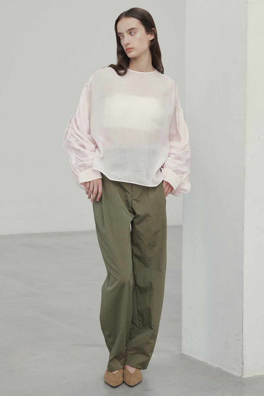 【ベイジ,/BEIGE,】のPAULINE(ポリーヌ)/タックギャザーリネンボリュームブラウス 人気、トレンドファッション・服の通販 founy(ファニー) 　ファッション　Fashion　レディースファッション　Fashion for Women　トップス・カットソー　Cut & Sew Tops　シャツ・ブラウス・オフィスカジュアル　Elegant Blouses & Button-Ups　エアリー　Airy Texture　ギャザー　Gathered, Ruffled　シンプル　Simple, Minimal　スラックス　Slacks, Dress Pants　スリーブ　Sleeve, Long Sleeve / Short Sleeve　デニム　Denim, Jeans Material　フェミニン　Feminine, Girly　リネン　Linen, Linen Fabric　ロング　Long, Long-Length　再入荷　Restock / Back in Stock　other-6|ID: prp329100004390394 ipo3291000000032865199
