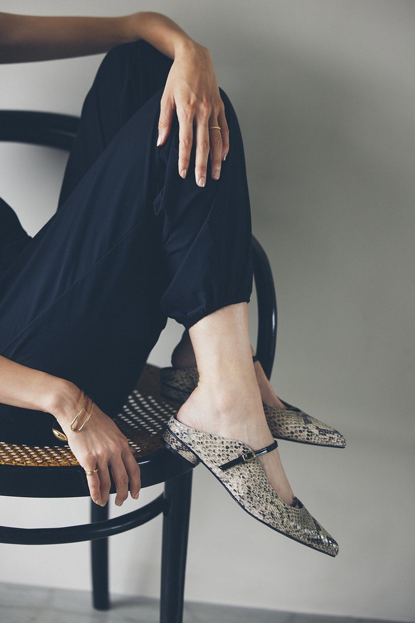 【リュニック エ モア/L'unique et moi】のChic フラットミュール 人気、トレンドファッション・服の通販 founy(ファニー) 　ファッション　Fashion　レディースファッション　Fashion for Women　シューズ　Shoes, Footwear　ソックス　Socks, Hosiery　タイツ　Tights, Legwear　デニム　Denim, Jeans Material　フェミニン　Feminine, Girly　フラット　Flat, Flat Shoes　ラップ　Wrap, Wrap Design　ロング　Long, Long-Length　エレガント 上品　Elegant　other-6|ID: prp329100004393603 ipo3291000000036692060