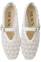 【ヒューン/HEWN】のフラワーチュールメリージェーンシューズ 人気、トレンドファッション・服の通販 founy(ファニー) ファッション Fashion レディースファッション Fashion for Women エレガント 上品 Elegant シューズ Shoes, Footwear チュール Tulip, Tulip Motif フラット Flat, Flat Shoes フラワー Flower, Floral モチーフ Motif, Design Theme ラップ Wrap, Wrap Design thumbnail ホワイト|ID: prp329100004393618 ipo3291000000032861491
