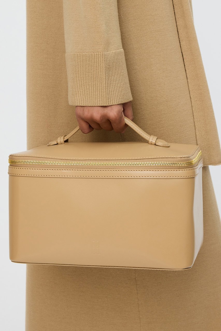 【バイ マレーネ ビルガー/BY MALENE BIRGER】のAYA BEAUTY Bags バニティーケース 人気、トレンドファッション・服の通販 founy(ファニー) 　ファッション　Fashion　レディースファッション　Fashion for Women　ポーチ&ミニバッグ　Pouches & Mini Bags　スタイリッシュ　Stylish, Fashionable　トラベル　Travel, Travel Gear　ポーチ　Pouch, Small Case　再入荷　Restock / Back in Stock　other-2|ID: prp329100004393660 ipo3291000000032815119