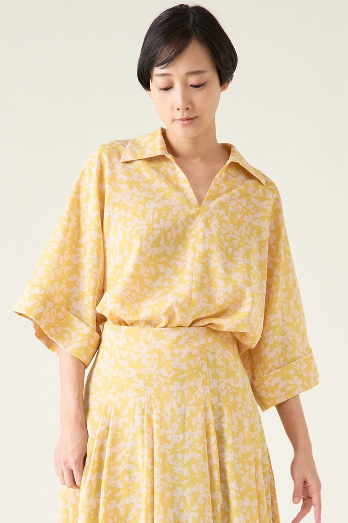 【マルティニーク/martinique】のフラワーブラウス(セットアップ可) インテリア・キッズ・メンズ・レディースファッション・服の通販 founy(ファニー) https://founy.com/ ファッション Fashion レディースファッション Fashion for Women トップス・カットソー Cut & Sew Tops シャツ・ブラウス・オフィスカジュアル Elegant Blouses & Button-Ups おすすめ Recommended / Our Picks シンプル Simple, Minimal スリーブ Sleeve, Long Sleeve / Short Sleeve セットアップ Set-Up, Coordinated Outfit フラワー Flower, Floral ロング Long, Long-Length 半袖 Short Sleeve, Half Sleeve 夏 Summer |ID: prp329100004394951 ipo3291000000035391097