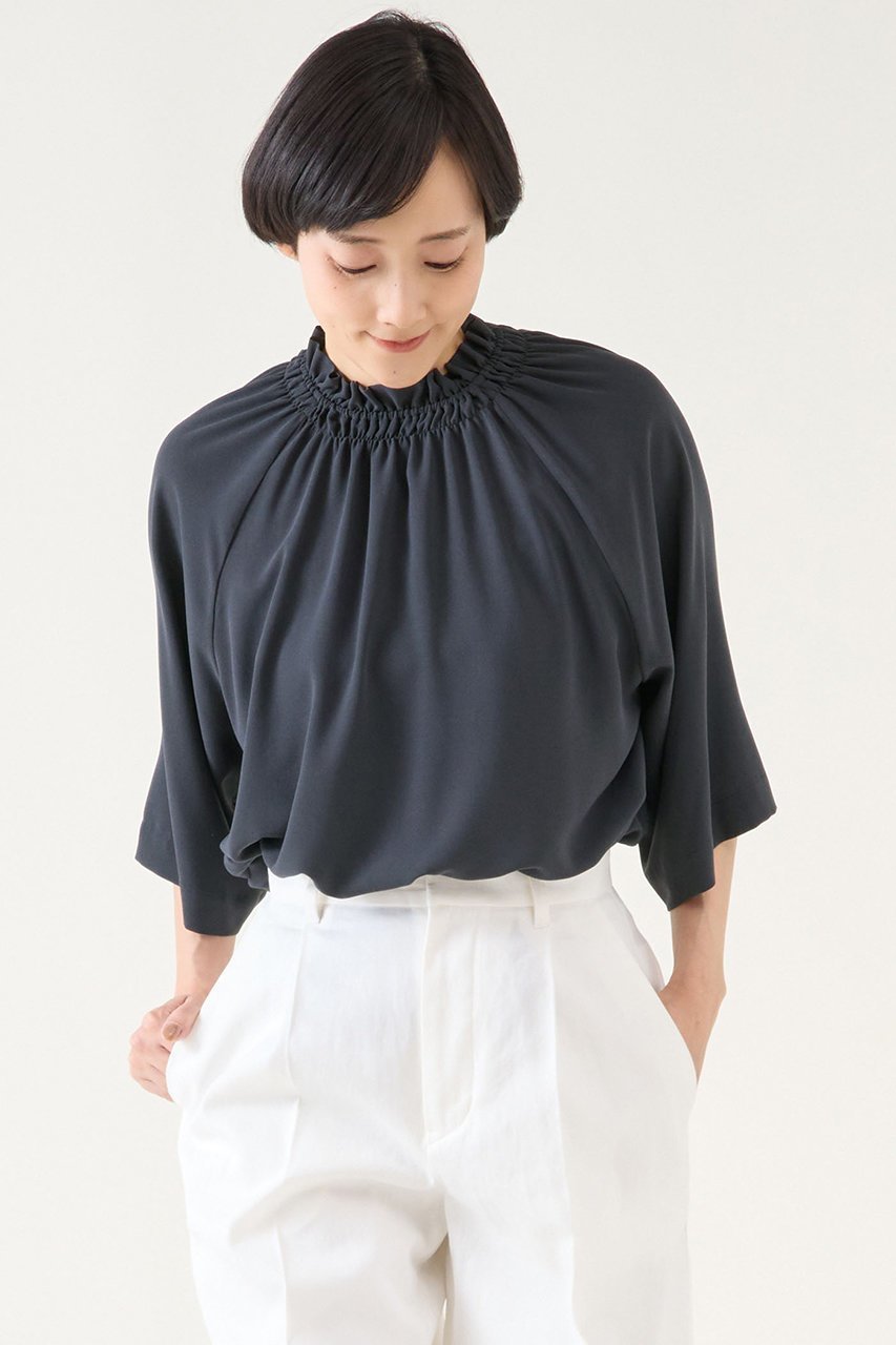 【マルティニーク/martinique】のパウダリージョーゼットブラウス インテリア・キッズ・メンズ・レディースファッション・服の通販 founy(ファニー) 　ファッション　Fashion　レディースファッション　Fashion for Women　トップス・カットソー　Cut & Sew Tops　シャツ・ブラウス・オフィスカジュアル　Elegant Blouses & Button-Ups　インナー　Innerwear　エレガント 上品　Elegant　ギャザー　Gathered, Ruffled　ショート　Short, Short Length　ジャケット　Jacket, Outerwear　スリーブ　Sleeve, Long Sleeve / Short Sleeve　ドレープ　Drape, Draping Fabric　ネイビー|ID: prp329100004394964 ipo3291000000032841972