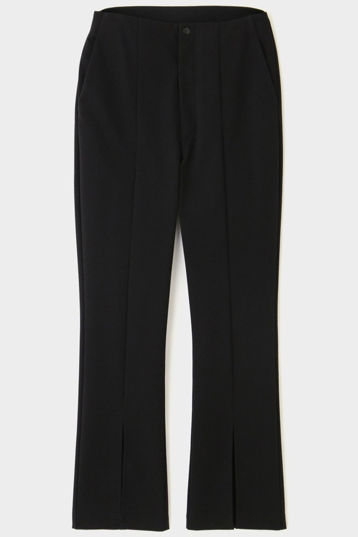 【ル フィル/LE PHIL】の【LE PHIL SPORTS】ハイストレッチセンタースリットパンツ インテリア・キッズ・メンズ・レディースファッション・服の通販 founy(ファニー) https://founy.com/ ファッション Fashion レディースファッション Fashion for Women パンツ Pants & Trousers スポーツウェア Functional & Stylish Sportswear スポーツ パンツ Workout Pants / Training Shorts / Joggers スリット Slit, Slit Detail パターン Pattern, Design Print フィット Fit, Slim Fit フレア Flare, Flared フロント Front, Front Design ポケット Pocket, Pocket Detail |ID: prp329100004397929 ipo3291000000036466842