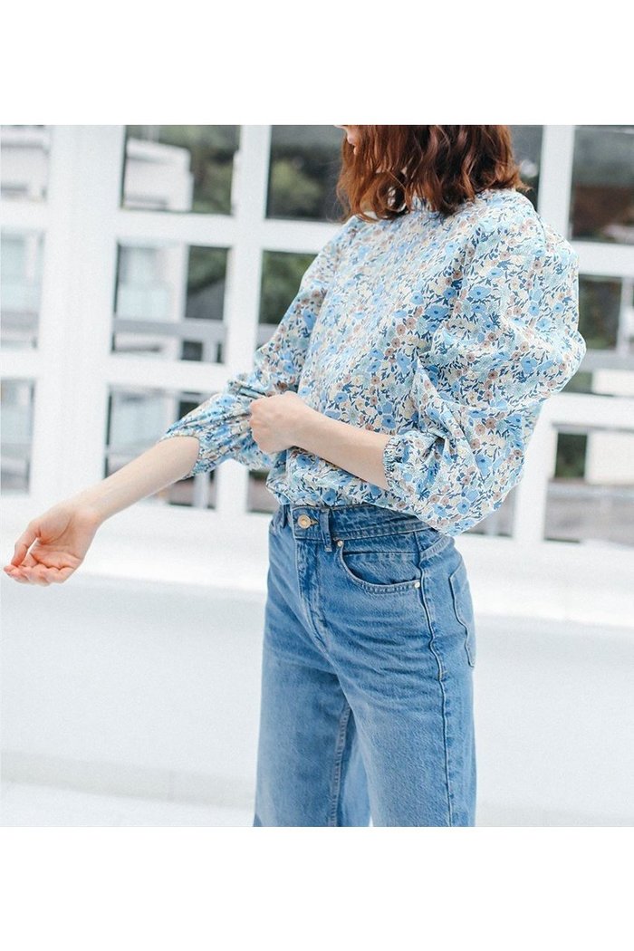 【アミカ/AMICA】のエターナルフラワーブラウス インテリア・キッズ・メンズ・レディースファッション・服の通販 founy(ファニー) https://founy.com/ ファッション Fashion レディースファッション WOMEN トップス・カットソー Tops/Tshirt シャツ/ブラウス Shirts/Blouses ギャザー Gather スリーブ Sleeve デニム Denim フラワー Flower プリント Print ロング Long 再入荷 Restock/Back In Stock/Re Arrival |ID: prp329100004403515 ipo3291000000030764480