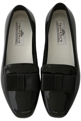 【テンパレイト/TEMPERATE】 AUDREY フラットベルトリボン スリッポン(レイン対応)人気、トレンドファッション・服の通販 founy(ファニー) ファッション Fashion レディースファッション Fashion for Women ベルト&ウエストマーク Belts & Waist Accessories 2024年 2024 2024春夏・S/S Spring/Summer 2024 SS24 クラシカル Classical, Vintage-Inspired シューズ Shoes, Footwear スリッポン Slip-On, Loafer パーティ Party, Party Style ラバー Rubber, Rubber Sole レイン Rain, Rainproof ビジネス 仕事 通勤 Business / Work / Commuting 抗菌 Antibacterial, Bacteria-Resistant |ID:prp329100004406013