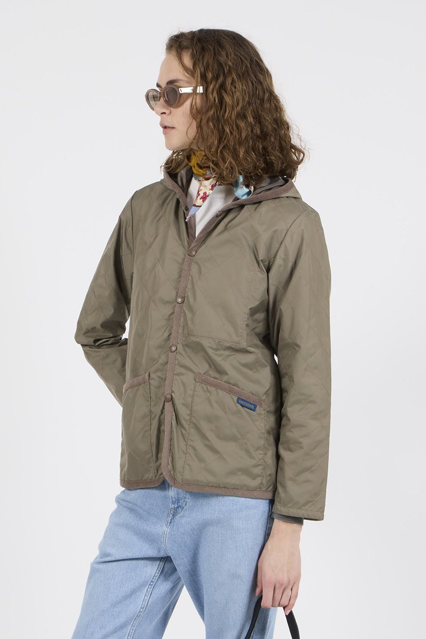 【ラベンハム/lavenham】のUNWADDED CRAYDON フーディーショートジャケット 人気、トレンドファッション・服の通販 founy(ファニー) 　ファッション　Fashion　レディースファッション　Fashion for Women　アウター　Coat / Outerwear Collection　レディースジャケット・軽アウター　Jackets　ブルゾンジャケット・スポーティアウター　Blouson Jackets　キルト　Quilt, Quilted Fabric　シンプル　Simple, Minimal　ジャケット　Jacket, Outerwear　パターン　Pattern, Design Print　ブルゾン　Blouson, Bomber Jacket　人気　Popular, Best Seller　夏　Summer　定番　Standard, Basic Item　旅行　Travel　春　Spring　S/S・春夏　SS, Spring/Summer, Warm Season　other-8|ID: prp329100004406098 ipo3291000000032963970