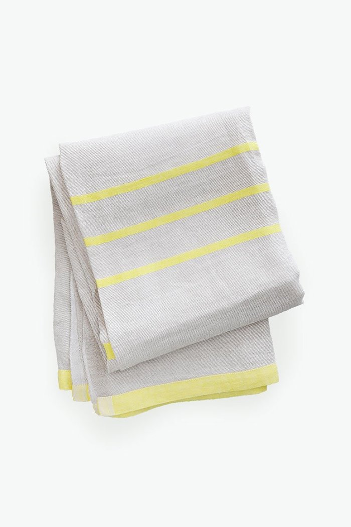 【ラプアン カンクリ/LAPUAN KANKURIT / GOODS】のUSVA multi-use towel 95x180cm インテリア・キッズ・メンズ・レディースファッション・服の通販 founy(ファニー) https://founy.com/ アウトドア Outdoor Clothing オレンジ Orange 秋 Autumn コレクション Collection, Seasonal Line 吸水 Absorbent, Quick-Dry ショール Shawl, Wrap シンプル Simple, Minimal タオル Towel, Bath Towel 定番 Standard, Basic Item ブランケット Blanket, Throw Blanket ベーシック Basic, Essential リネン Linen, Linen Fabric |ID: prp329100004410807 ipo3291000000030801831