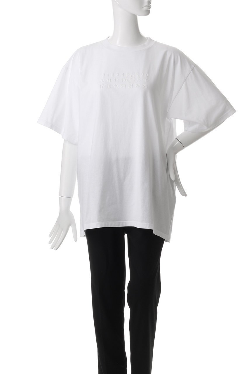 【エムエム6 メゾン マルタン マルジェラ/MM6 Maison Martin Margiela】のナンバリング ロゴ プリント Tシャツ 人気、トレンドファッション・服の通販 founy(ファニー) 　ファッション　Fashion　レディースファッション　WOMEN　トップス・カットソー　Tops/Tshirt　シャツ/ブラウス　Shirts/Blouses　ロング / Tシャツ　T-Shirts　カットソー　Cut and Sewn　ショート　Short　シンプル　Simple　スリーブ　Sleeve　ビッグ　Big　フロント　Front　プリント　Print　モノトーン　Monotone　other-2|ID: prp329100004418921 ipo3291000000031265342