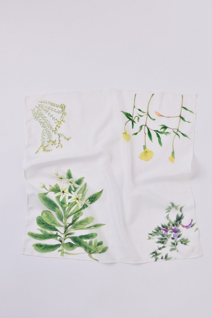 【エンフォルド/ENFOLD】のSeaside plantsローン ハンカチーフ インテリア・キッズ・メンズ・レディースファッション・服の通販 founy(ファニー) https://founy.com/ ファッション Fashion レディースファッション Fashion for Women レイングッズ・傘・晴雨兼用傘 Umbrellas & Rain Gear ハンカチ Handkerchief, Hanky プリント Print, Printed Pattern ボタニカル Botanical, Floral Pattern 今季 This Season, Current Season 傘 Umbrella, Parasol 時計 Watch, Wristwatch |ID: prp329100004420291 ipo3291000000036239857