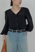 【ガリャルダガランテ/GALLARDAGALANTE】のVノーカラーブラウス 人気、トレンドファッション・服の通販 founy(ファニー) ファッション Fashion レディースファッション Fashion for Women トップス・カットソー Cut & Sew Tops キャミソール&ノースリーブ Camisoles & Sleeveless Tops シャツ・ブラウス・オフィスカジュアル Elegant Blouses & Button-Ups おすすめ Recommended / Our Picks エレガント 上品 Elegant シアー Sheer, See-Through デニム Denim, Jeans Material ノースリーブ Sleeveless, No-Sleeve フォルム Silhouette, Form ビジネス 仕事 通勤 Business / Work / Commuting 夏 Summer 春 Spring S/S・春夏 SS, Spring/Summer, Warm Season |ID:prp329100004421962
