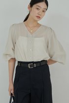 【ガリャルダガランテ/GALLARDAGALANTE】のVノーカラーブラウス 人気、トレンドファッション・服の通販 founy(ファニー) ファッション Fashion レディースファッション Fashion for Women トップス・カットソー Cut & Sew Tops キャミソール&ノースリーブ Camisoles & Sleeveless Tops シャツ・ブラウス・オフィスカジュアル Elegant Blouses & Button-Ups おすすめ Recommended / Our Picks エレガント 上品 Elegant シアー Sheer, See-Through デニム Denim, Jeans Material ノースリーブ Sleeveless, No-Sleeve フォルム Silhouette, Form ビジネス 仕事 通勤 Business / Work / Commuting 夏 Summer 春 Spring S/S・春夏 SS, Spring/Summer, Warm Season thumbnail ベージュ|ID: prp329100004421962 ipo3291000000032841740
