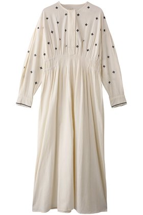 【ヌキテパ/NE QUITTEZ PAS】のCRIMP COTTON ASTER エンブロイダリー タックドレス 人気、トレンドファッション・服の通販 founy(ファニー) ファッション Fashion レディースファッション Fashion for Women ワンピース Dresses フォーマル・パーティードレス・結婚式用ドレス Elegant & Casual Dresses チュニック Tunic Tops & Dresses エンブロイダリー Embroidery Design チュニック Tunic, Long Top ドレス Dress, One-Piece ロング Long, Long-Length 春 Spring |ID:prp329100004423977