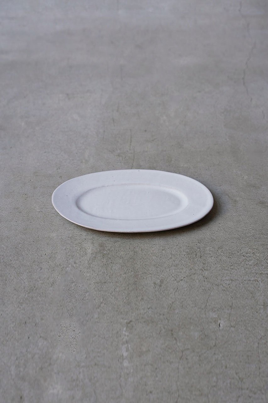 【アメノイエ/amenoie / GOODS】のmarais 楕円プレート取皿 赤土 インテリア・キッズ・メンズ・レディースファッション・服の通販 founy(ファニー) 　アンティーク　Antique-Inspired　テクスチャー　Texture, Textured Fabric　テーブル　Table, Dining Table　プレート　Plate, Dish　エレガント 上品　Elegant　皿　Plate, Dish　ホーム・キャンプ・アウトドア・お取り寄せ　Home Living / Home & Lifestyle / Camping Gear / Outdoor Camping　キッチン・ダイニング　Kitchen & Dining Essentials. Stylish & Functional Tableware　キッチン家電・キッチン用品　Kitchen Appliances & Tools　白|ID: prp329100004428630 ipo3291000000036080787