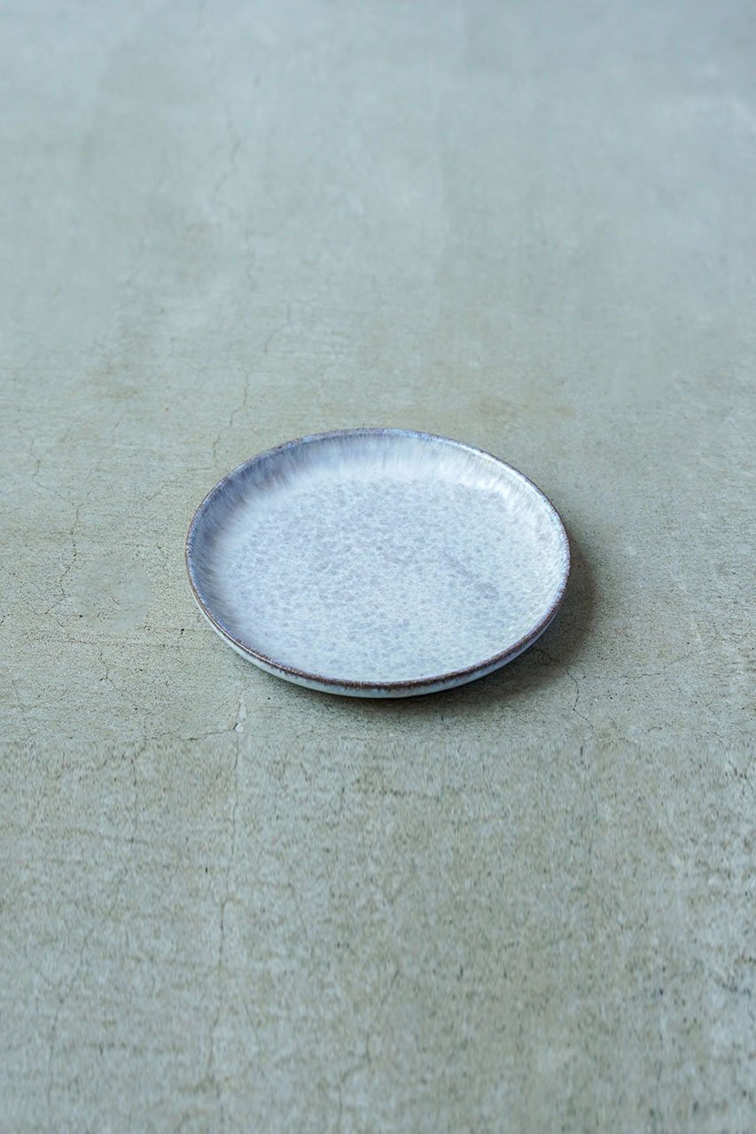 【アメノイエ/amenoie / GOODS】のfog プレート 15cm インテリア・キッズ・メンズ・レディースファッション・服の通販 founy(ファニー) 　皿　Plate, Dish　テーブル　Table, Dining Table　デザート　Dessert, Sweet Treat　プレート　Plate, Dish　おすすめ　Recommended / Our Picks　エレガント 上品　Elegant　ホーム・キャンプ・アウトドア・お取り寄せ　Home Living / Home & Lifestyle / Camping Gear / Outdoor Camping　キッチン・ダイニング　Kitchen & Dining Essentials. Stylish & Functional Tableware　キッチン家電・キッチン用品　Kitchen Appliances & Tools　WHITE|ID: prp329100004428649 ipo3291000000036178259