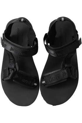 【アンドワンダー/and wander】 【UNISEX】Ny JQ tape サンダル人気、トレンドファッション・服の通販 founy(ファニー) ファッション Fashion レディースファッション Fashion for Women ユニセックス Unisex, Genderless クッション Cushion, Throw Pillow サンダル Sandals, Summer Shoes スタイリッシュ Stylish, Fashionable ラップ Wrap, Wrap Design 夏 Summer 春 Spring S/S・春夏 SS, Spring/Summer, Warm Season |ID:prp329100004431493