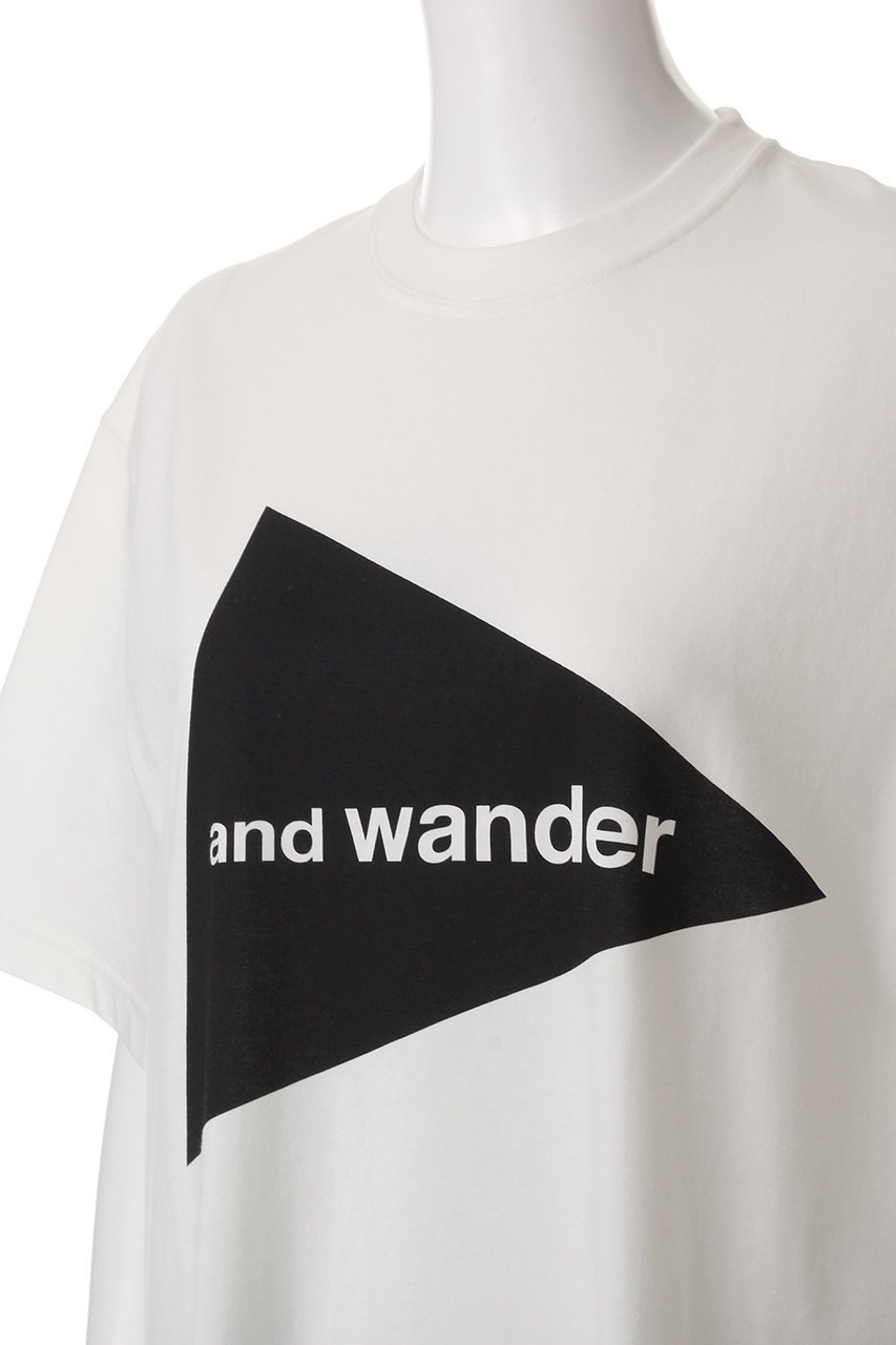 【アンドワンダー/and wander】の【UNISEX】and wander big logo ショートスリーブTシャツ 人気、トレンドファッション・服の通販 founy(ファニー) ファッション Fashion レディースファッション Fashion for Women トップス・カットソー Cut & Sew Tops シャツ・ブラウス・オフィスカジュアル Elegant Blouses & Button-Ups ロングTシャツ・Tシャツ Longline T-Shirts & Tees カットソー・ベーシックTシャツ Cut-and-Sewn Tops / Stretch Tees & Basics ユニセックス Unisex, Genderless ショート Short, Short Length スタイリッシュ Stylish, Fashionable スリーブ Sleeve, Long Sleeve / Short Sleeve フロント Front, Front Design 夏 Summer 定番 Standard, Basic Item 春 Spring S/S・春夏 SS, Spring/Summer, Warm Season other-5|ID: prp329100004431495 ipo3291000000032866602