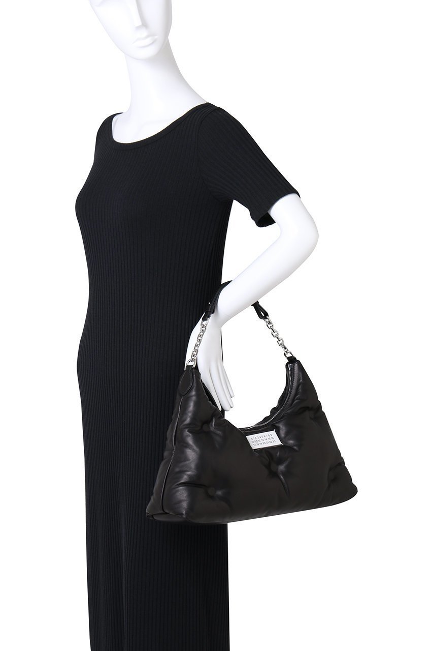 【メゾン マルジェラ/MAISON MARGIELA】の【UNISEX】Glam Slam ホーボーバッグ ミディアム 人気、トレンドファッション・服の通販 founy(ファニー) 　ファッション　Fashion　レディースファッション　Fashion for Women　ユニセックス　Unisex, Genderless　なめらか　Smooth, Silky Texture　オケージョン　Occasion Wear　キルト　Quilt, Quilted Fabric　フロント　Front, Front Design　エレガント 上品　Elegant　other-2|ID: prp329100004433044 ipo3291000000032781219