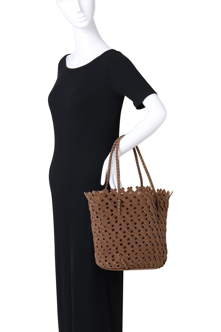 【プルミエ アロンディスモン/1er Arrondissement】の【MARY AL TERNA】トートバッグ 人気、トレンドファッション・服の通販 founy(ファニー) 　ファッション　Fashion　レディースファッション　Fashion for Women　トップス・カットソー　Cut & Sew Tops　キャミソール&ノースリーブ　Camisoles & Sleeveless Tops　シャツ・ブラウス・オフィスカジュアル　Elegant Blouses & Button-Ups　ロングTシャツ・Tシャツ　Longline T-Shirts & Tees　カットソー・ベーシックTシャツ　Cut-and-Sewn Tops / Stretch Tees & Basics　インナー　Innerwear　キャミソール　Camisole, Spaghetti Strap Top　シンプル　Simple, Minimal　タンク　Tank Top, Sleeveless Top　バスケット　Basket, Basket Bag　モダン　Modern, Contemporary　リゾート　Resort, Vacation Style　other-2|ID: prp329100004433063 ipo3291000000035933521