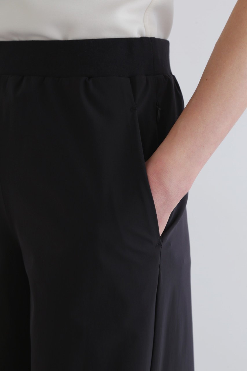 【ル フィル/LE PHIL】の【LE PHIL SPORTS】ナイロンストレッチパンツ 人気、トレンドファッション・服の通販 founy(ファニー) 　ファッション　Fashion　レディースファッション　Fashion for Women　パンツ　Pants & Trousers　スポーツウェア　Functional & Stylish Sportswear　スポーツ パンツ　Workout Pants / Training Shorts / Joggers　おすすめ　Recommended / Our Picks　ストレッチ　Stretch, Stretchy Fabric　セットアップ　Set-Up, Coordinated Outfit　フィット　Fit, Slim Fit　フロント　Front, Front Design　ポケット　Pocket, Pocket Detail　ワイド　Wide, Wide Fit　軽量　Lightweight, Ultra Light　other-3|ID: prp329100004433123 ipo3291000000035373041