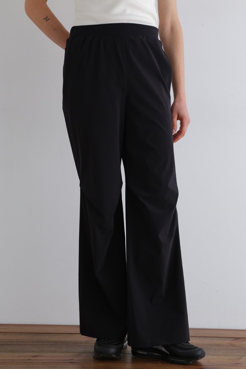 【ル フィル/LE PHIL】の【LE PHIL SPORTS】ナイロンストレッチパンツ 人気、トレンドファッション・服の通販 founy(ファニー) 　ファッション　Fashion　レディースファッション　Fashion for Women　パンツ　Pants & Trousers　スポーツウェア　Functional & Stylish Sportswear　スポーツ パンツ　Workout Pants / Training Shorts / Joggers　おすすめ　Recommended / Our Picks　ストレッチ　Stretch, Stretchy Fabric　セットアップ　Set-Up, Coordinated Outfit　フィット　Fit, Slim Fit　フロント　Front, Front Design　ポケット　Pocket, Pocket Detail　ワイド　Wide, Wide Fit　軽量　Lightweight, Ultra Light　other-8|ID: prp329100004433123 ipo3291000000035373049