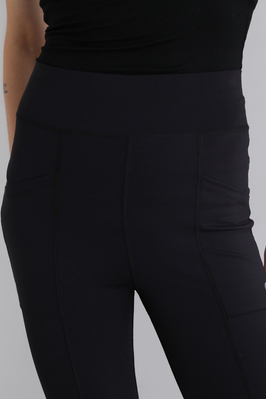 【ル フィル/LE PHIL】の【LE PHIL SPORTS】スリットレギンス 人気、トレンドファッション・服の通販 founy(ファニー) 　ファッション　Fashion　レディースファッション　Fashion for Women　パンツ　Pants & Trousers　レギンス　Leggings & Stretch Pants　シンプル　Simple, Minimal　ストレッチ　Stretch, Stretchy Fabric　スリット　Slit, Slit Detail　フィット　Fit, Slim Fit　フロント　Front, Front Design　ポケット　Pocket, Pocket Detail　レギンス　Leggings, Stretch Pants　other-2|ID: prp329100004433125 ipo3291000000036099455