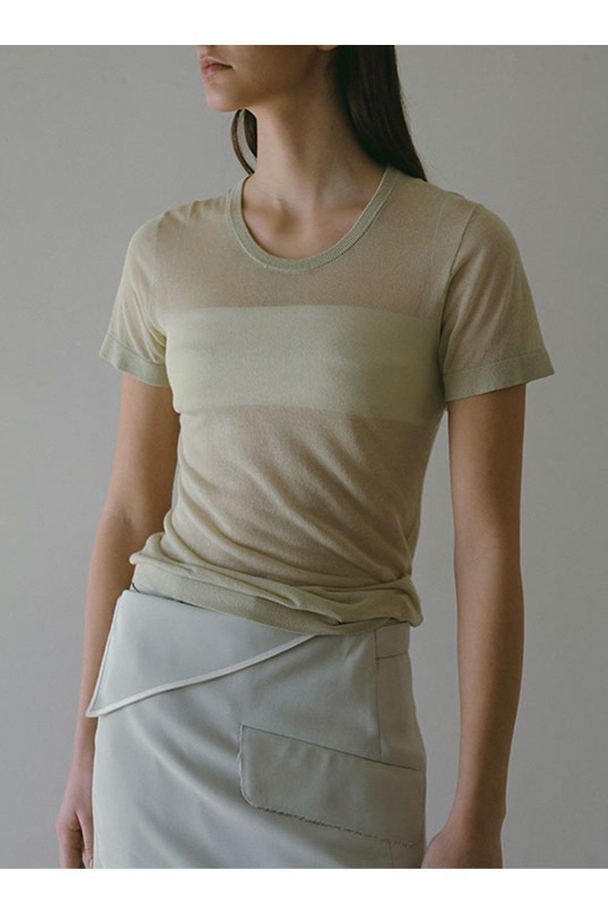 【エトレトウキョウ/ETRE TOKYO】のハーフスリーブシアーニットプルオーバー 人気、トレンドファッション・服の通販 founy(ファニー) 　ファッション　Fashion　レディースファッション　Fashion for Women　トップス・カットソー　Cut & Sew Tops　ニット　Knit Tops & Sweaters　カジュアルプルオーバー・ニットトップス　Pullovers & Knit Tops / Casual Pullovers　おすすめ　Recommended / Our Picks　インナー　Innerwear　シンプル　Simple, Minimal　フィット　Fit, Slim Fit　今季　This Season, Current Season　 other-1|ID: prp329100004434704 ipo3291000000034957180