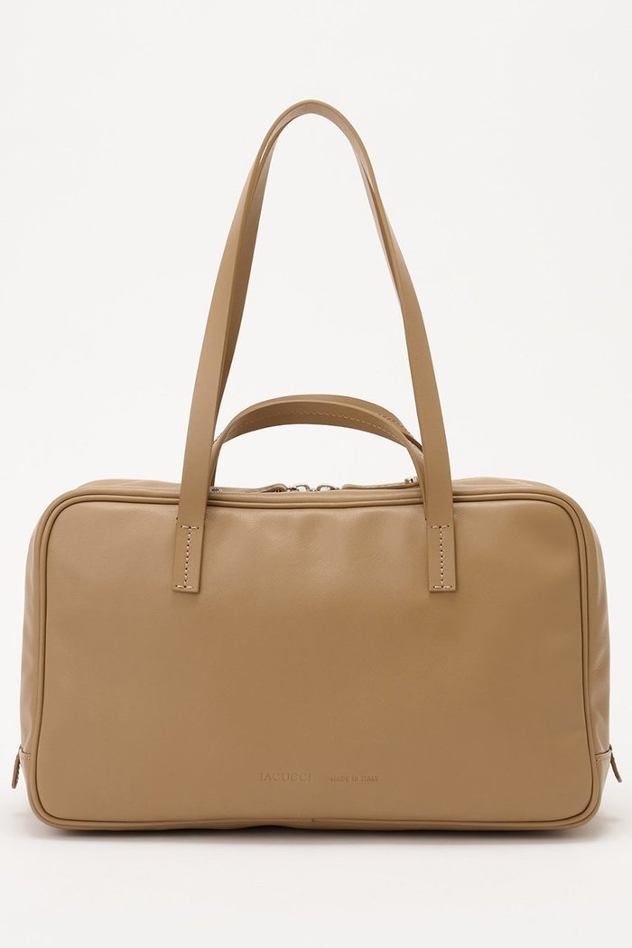 【イアクッチ/IACUCCI】のロッチャ M NAPPA インテリア・キッズ・メンズ・レディースファッション・服の通販 founy(ファニー) https://founy.com/ ファッション Fashion レディースファッション Fashion for Women バッグ Bags おすすめ Recommended / Our Picks シンプル Simple, Minimal スクエア Square, Square Shape パイピング Piping, Trim Design ベーシック Basic, Essential ボストンバッグ Boston Bag, Retro Bag 人気 Popular, Best Seller |ID: prp329100004437812 ipo3291000000032778936