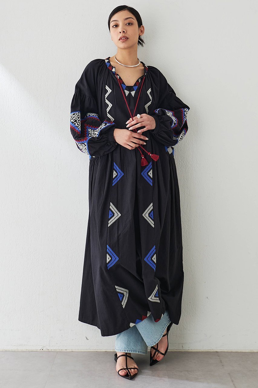 【ウィムガゼット/Whim Gazette】のエンブロイダリーワンピース インテリア・キッズ・メンズ・レディースファッション・服の通販 founy(ファニー) 　ファッション　Fashion　レディースファッション　Fashion for Women　ワンピース　Dresses　チュニック　Tunic Tops & Dresses　インド　Indian Textile　エスニック　Ethnic Style　チュニック　Tunic, Long Top　フリンジ　Fringe, Tassel　モチーフ　Motif, Design Theme　ロング　Long, Long-Length　夏　Summer　春　Spring　S/S・春夏　SS, Spring/Summer, Warm Season　ブラック|ID: prp329100004437825 ipo3291000000032869337