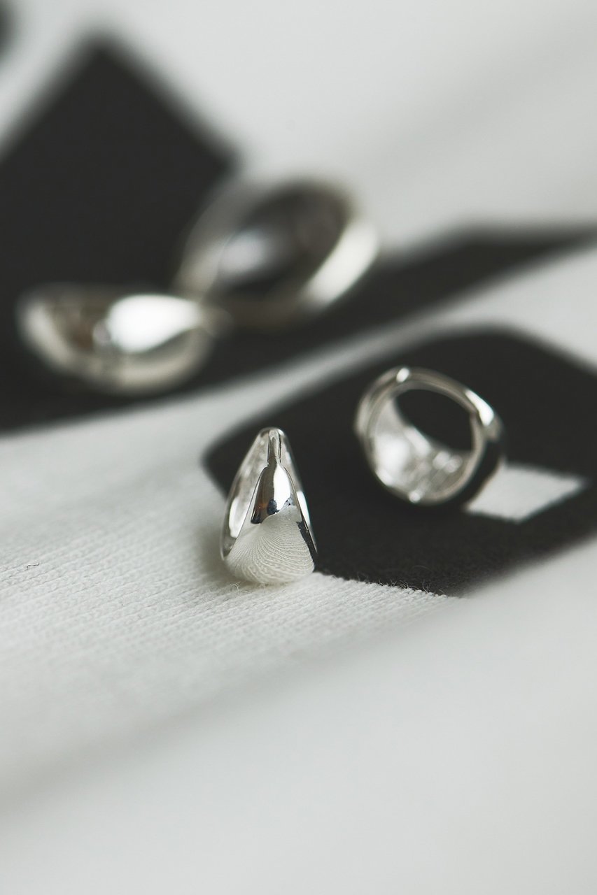 【ウィムガゼット/Whim Gazette】の【THE PAUSE】ミニフープピアス3 インテリア・キッズ・メンズ・レディースファッション・服の通販 founy(ファニー) 　ファッション　Fashion　レディースファッション　Fashion for Women　ジュエリー　Jewelry　ファッションリング　Fashion Rings　イヤリング・フープ・ドロップタイプ　Hoop, Drop & Clip Earrings　おすすめ　Recommended / Our Picks　イヤリング　Earrings　グラデーション　Gradient, Ombre　シルバー　Silver, Metallic Silver　シンプル　Simple, Minimal　フープ　Hoop, Hoop Earrings　ワーク　Workwear, Utility Style　ヴィンテージ　Vintage Style　シルバー|ID: prp329100004437834 ipo3291000000035530718