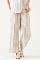 【マルティニーク/martinique】の平織サマーチェックポプリンタックパンツ(セットアップ可) 人気、トレンドファッション・服の通販 founy(ファニー) ファッション Fashion レディースファッション Fashion for Women セットアップ Matching Sets レディースパンツ・ボトムス Pants & Trousers / Bottoms パンツ Pants & Trousers おすすめ Recommended / Our Picks サマー Summer, Summer Style セットアップ Set-Up, Coordinated Outfit チェック Check, Plaid, Tartan リラックス Relax, Relaxed Fit 無地 Plain, Solid Color |ID:prp329100004442502